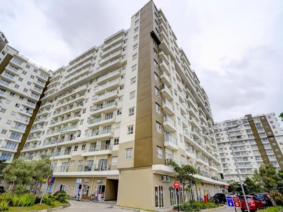 Collection O 90205 Queen Rent Apartment Gateway Pasteur Hotel in Bandung