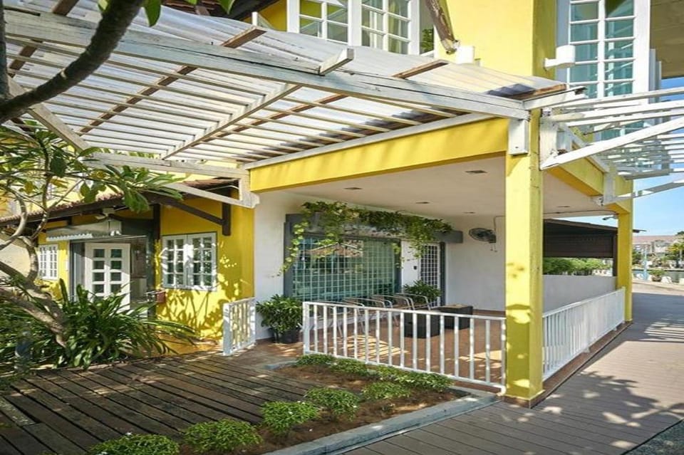 Sleepy Nomad Hostel Bed and Breakfast in Malacca