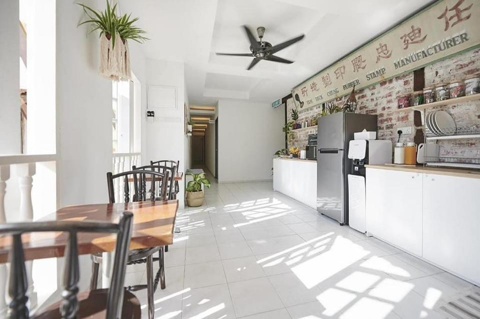 Sleepy Nomad Hostel Bed and Breakfast in Malacca