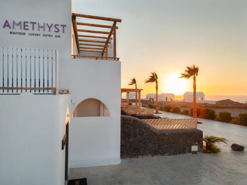 The Amethyst Exclusive Suites Oia Apartment in Santorini
