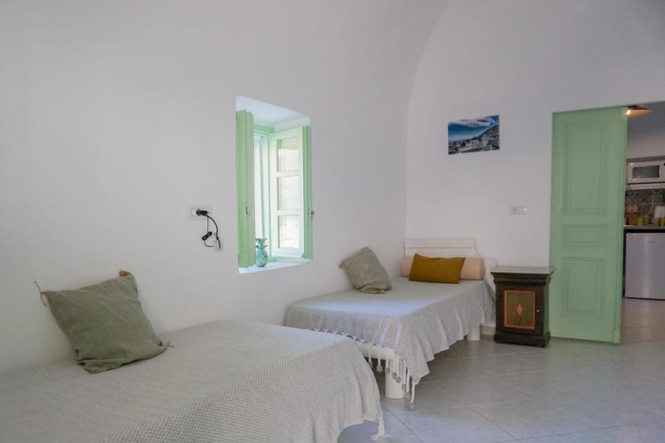 Mythos Traditional Stonehouse Apartment in Santorini