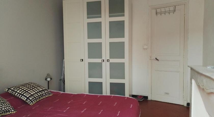 Typical Toulon apartment 50M beaches Apartment in Toulon