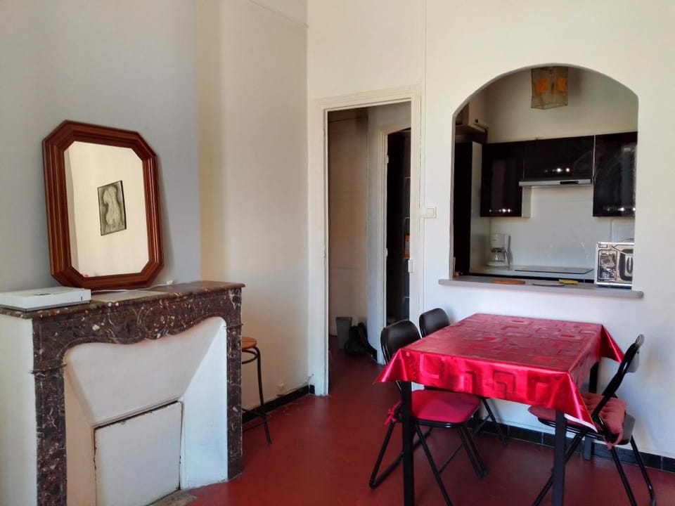 Typical Toulon apartment 50M beaches Apartment in Toulon