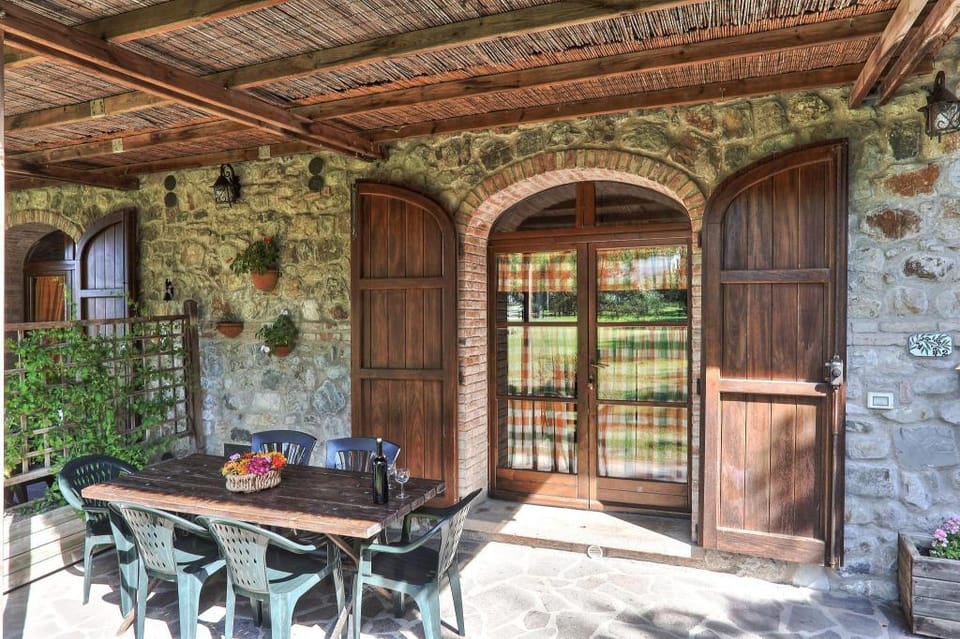 Casa Olivo Agriturismo Le Selvole - Tuscany Apartment in Tuscany