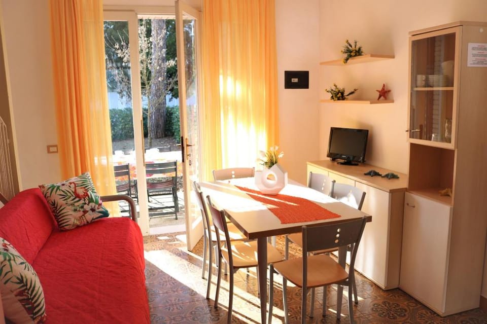 Villa near the beach Bibione Pineda - Beach with sunbeds included Villa in Friuli-Venezia Giulia