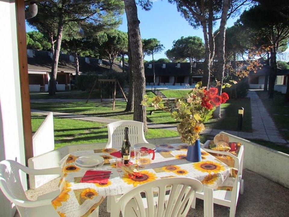 Beautiful Resort with private terrace - Pool - Childrens Games Apartment in Bibione