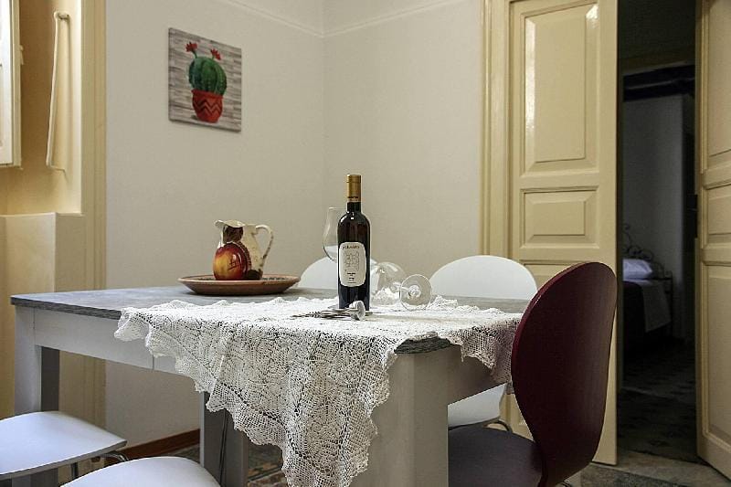 Palazzo Nicastro Guest House Red Apartment in Avola