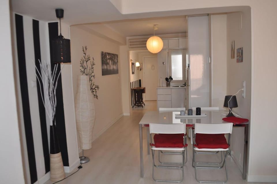 Nice Flat -200m Center-2 Baths- 3 Bedrooms 5pers Apartment in Malaga
