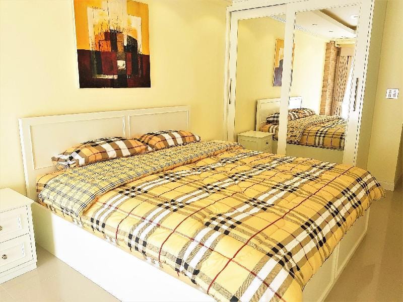 Entire house - 12th floor studio apartment at Jomtien Beach Condominium Apartment in Pattaya City