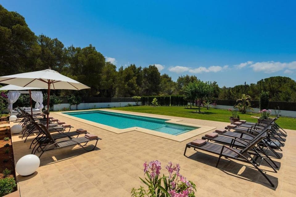 Luxurious Retreat Villa in Nature for Large Groups Villa in Ibiza