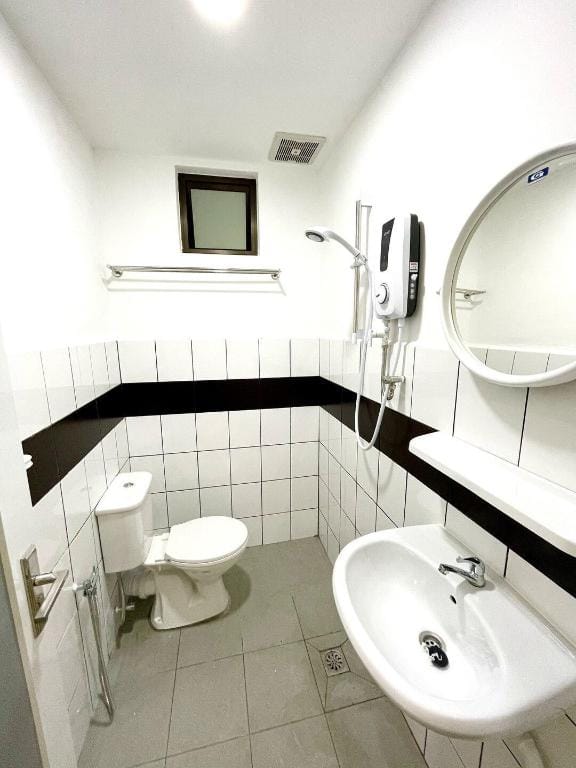New!! Heart of Gurney 6BR for 17pax 5min to G/Town Vacation rental in George Town