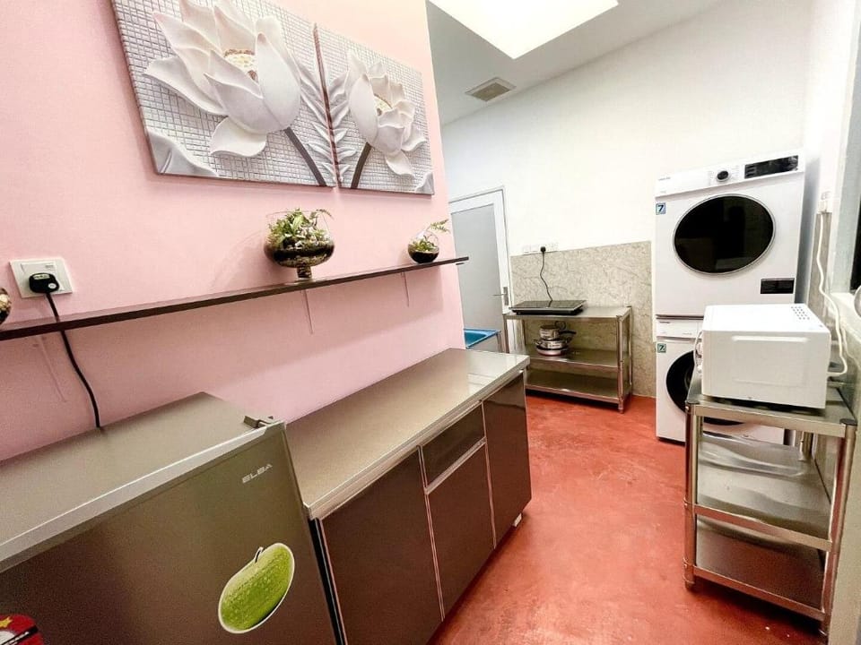 New!! Heart of Gurney 6BR for 17pax 5min to G/Town Vacation rental in George Town
