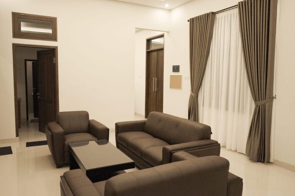 Guest House Insani Sharia Pancoran 77B (2rd Floor) Vacation rental in South Jakarta City