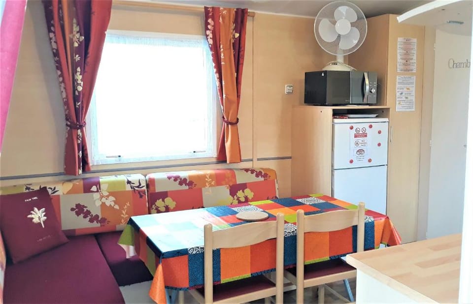 Entire house - 2 bedroom mobile home Vacation rental in Saint-Jean-de-Monts