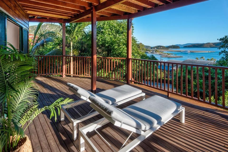 Casuarina 18 Ocean View House With BBQ Golf Buggy Near New Pool Country House in Whitsundays