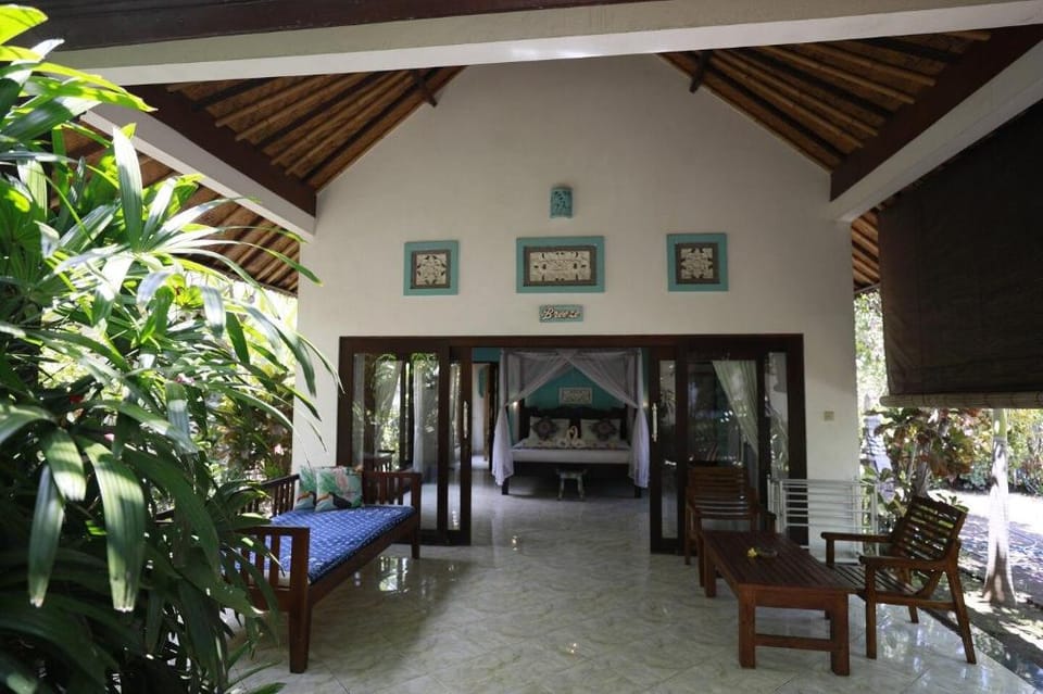 KIRANA HOMESTAY (BREEZE BUNGALOW) Vacation rental in Abang