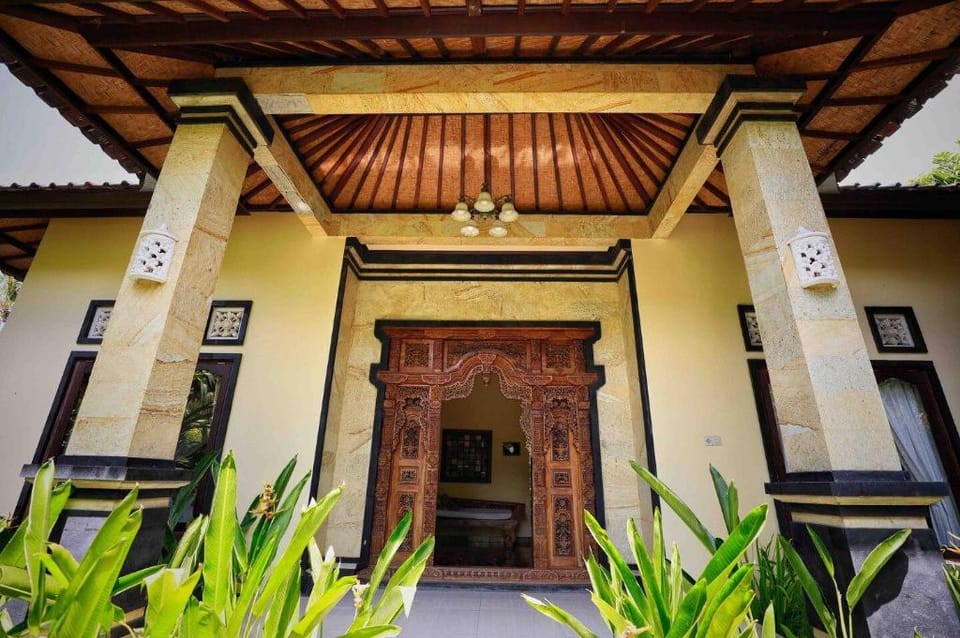KIRANA HOMESTAY  QUEEN GUEST ROOM Apartment in Abang