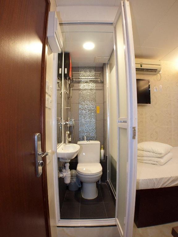 Budget Family Rm near MTR station@Mong Kok08 Apartment in Hong Kong