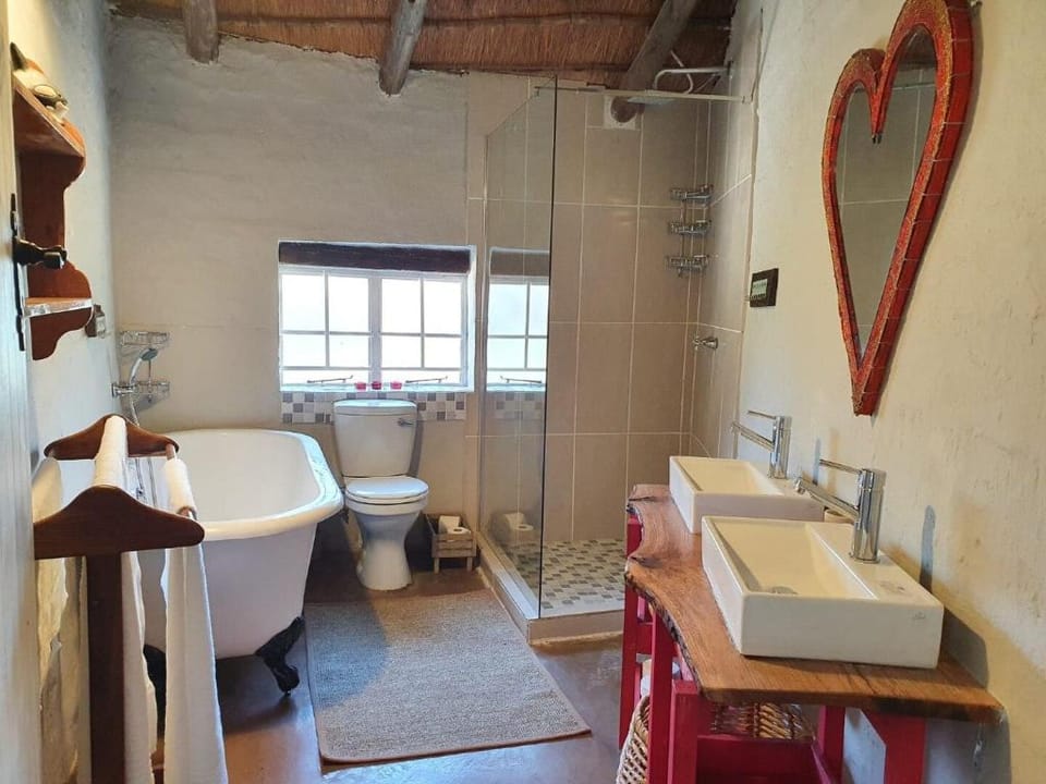 Kyalami Country Cottage, home away from home Vacation rental in Gauteng