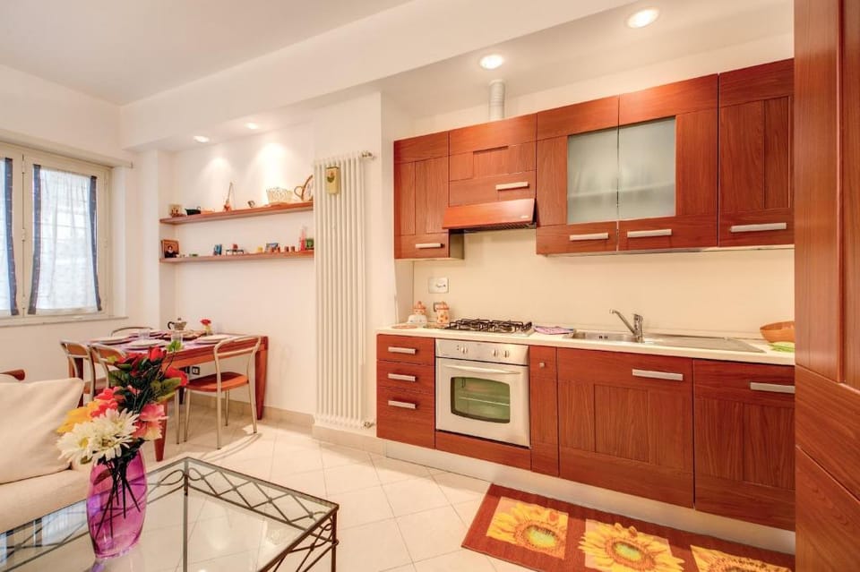 The House of Dreams of Serena in San Pietro Apartment in Rome