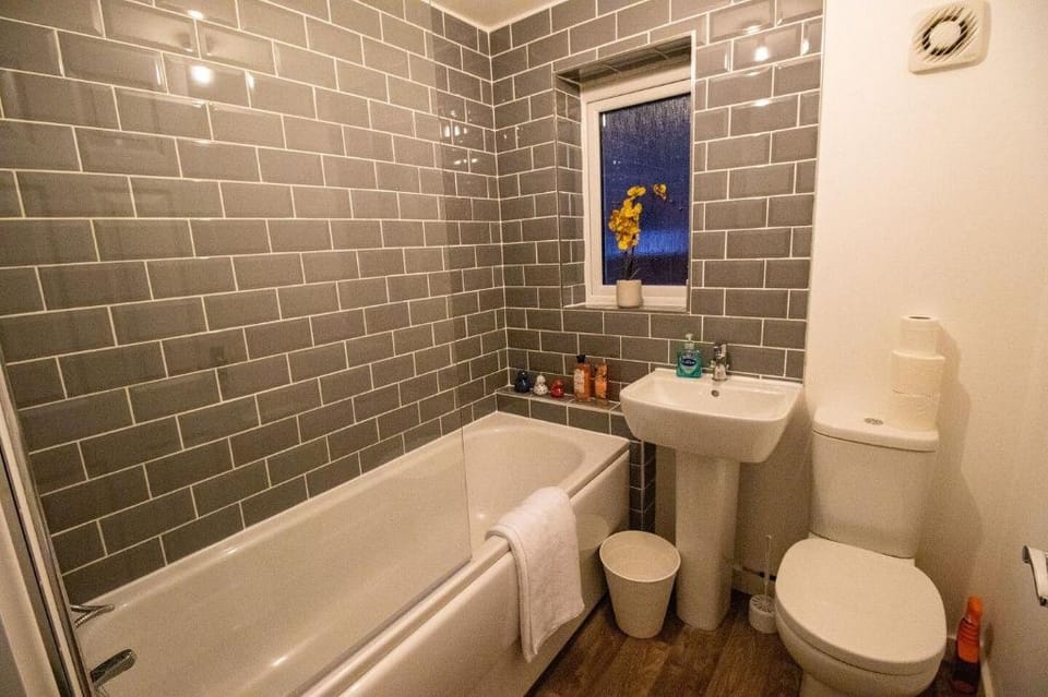 Stylish House - Close to City Centre - FreeParking Vacation rental in Royal Leamington Spa