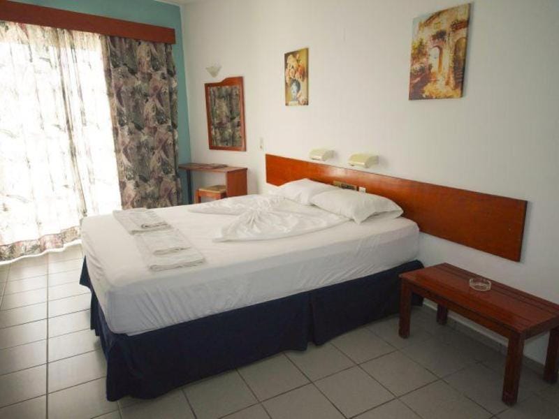 Apartment for 4 persons, with swimming pool, near the beach Apartment in Crete