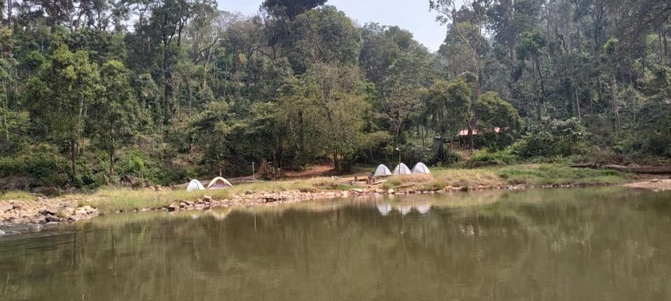 Coorg River Rock Camping.Riverside view.starry nyt Vacation rental in Kerala