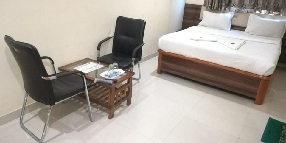 WOW 1001 Hotel Shelter Hotel in Maharashtra