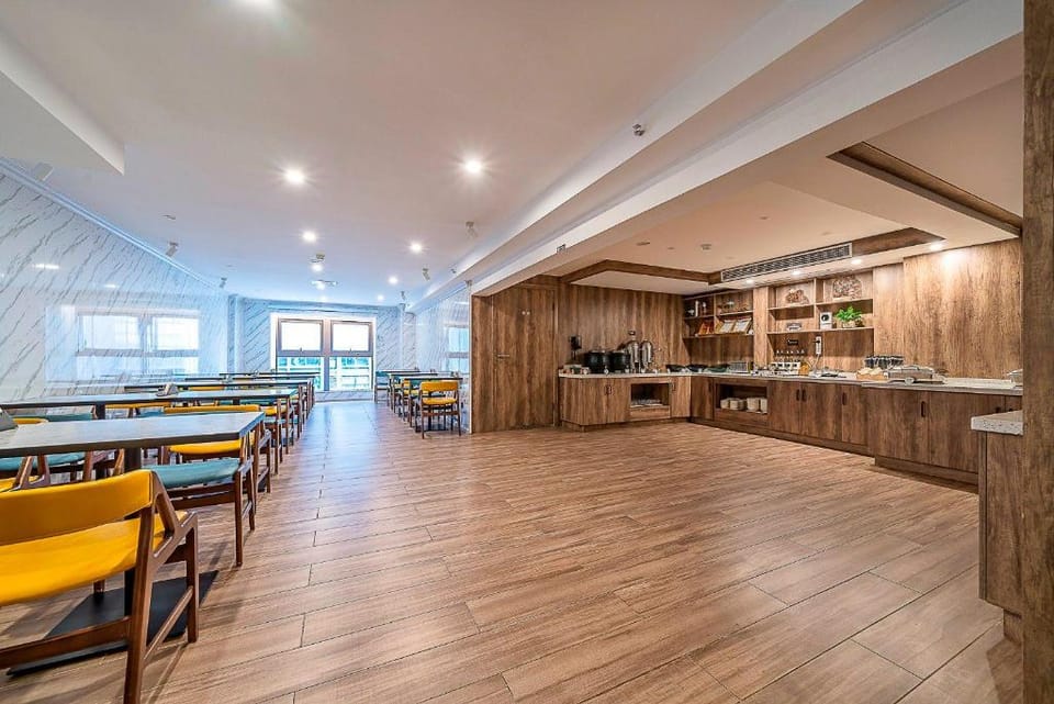 Hanting Hotel Chongqing Jiangbei Airport & Central Park Hotel in China