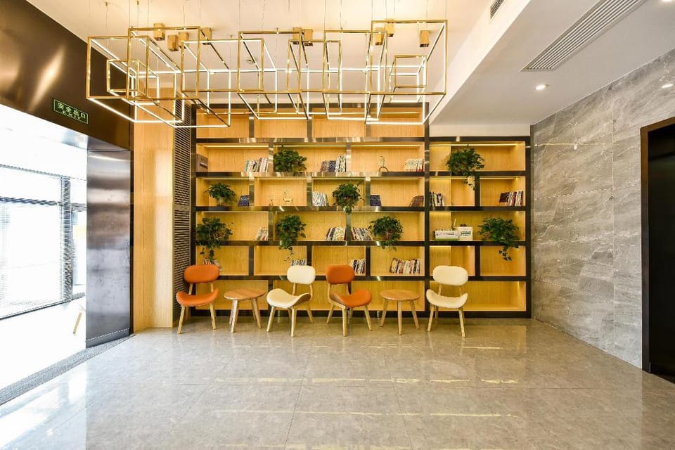 Hanting Premium Hotel Beijing Yansha Embassy District Hotel in Beijing