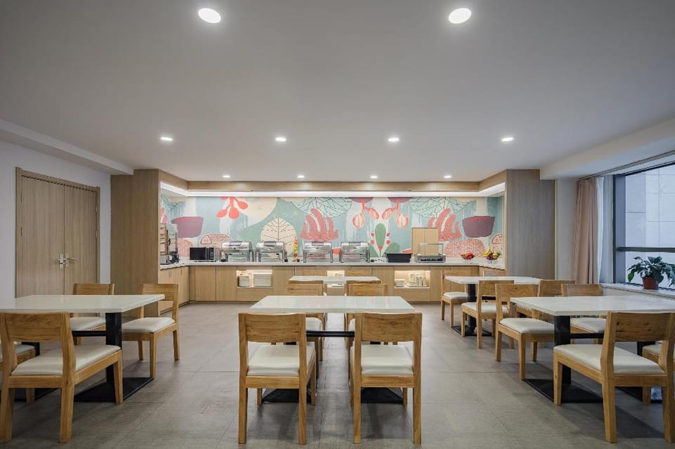 Hanting Hotel Wuchang Railway Station Metro Station Hotel in Wuhan