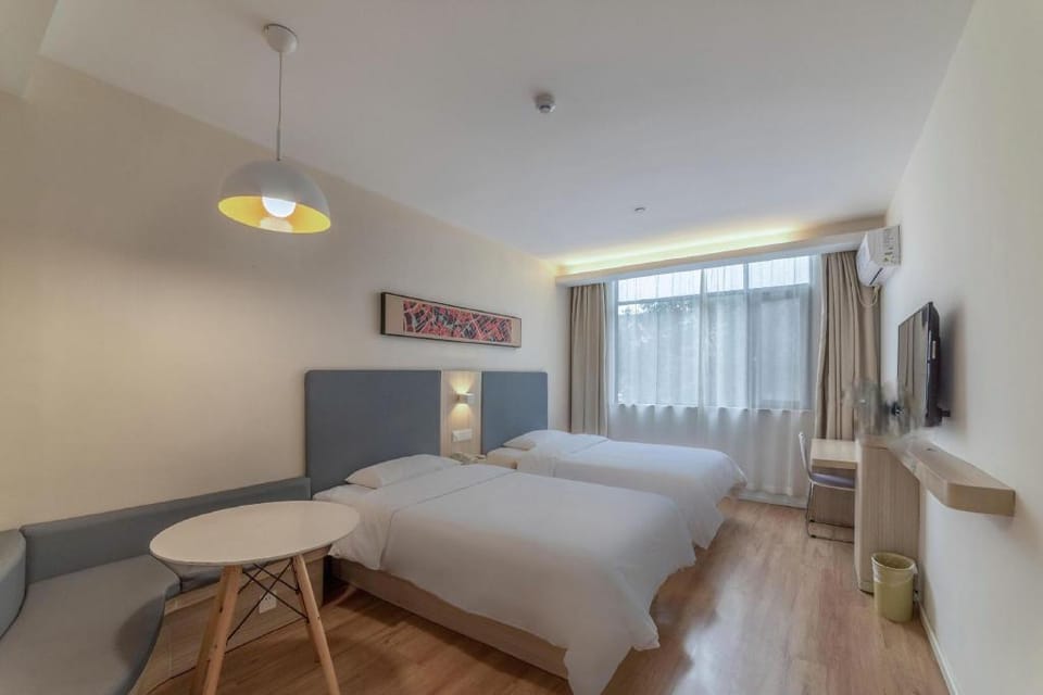 Hanting Hotel Wuchang Railway Station Metro Station Hotel in Wuhan