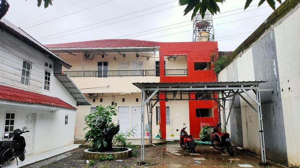 OYO 90090 Adhyaksa Syariah Guest House Hotel in Indonesia