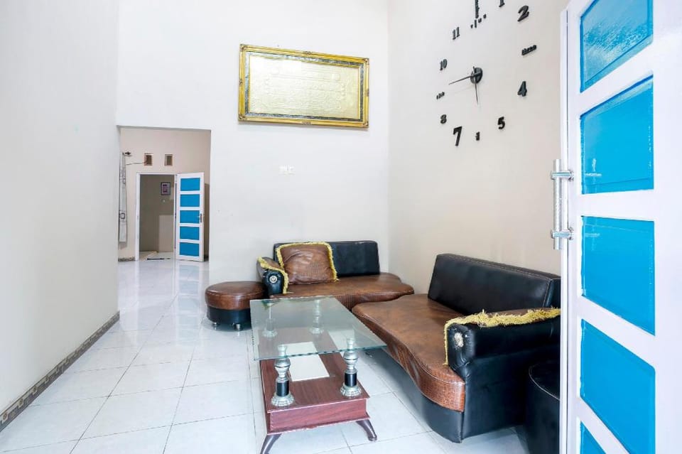OYO 2954 Aulia Homestay Hotel in Indonesia