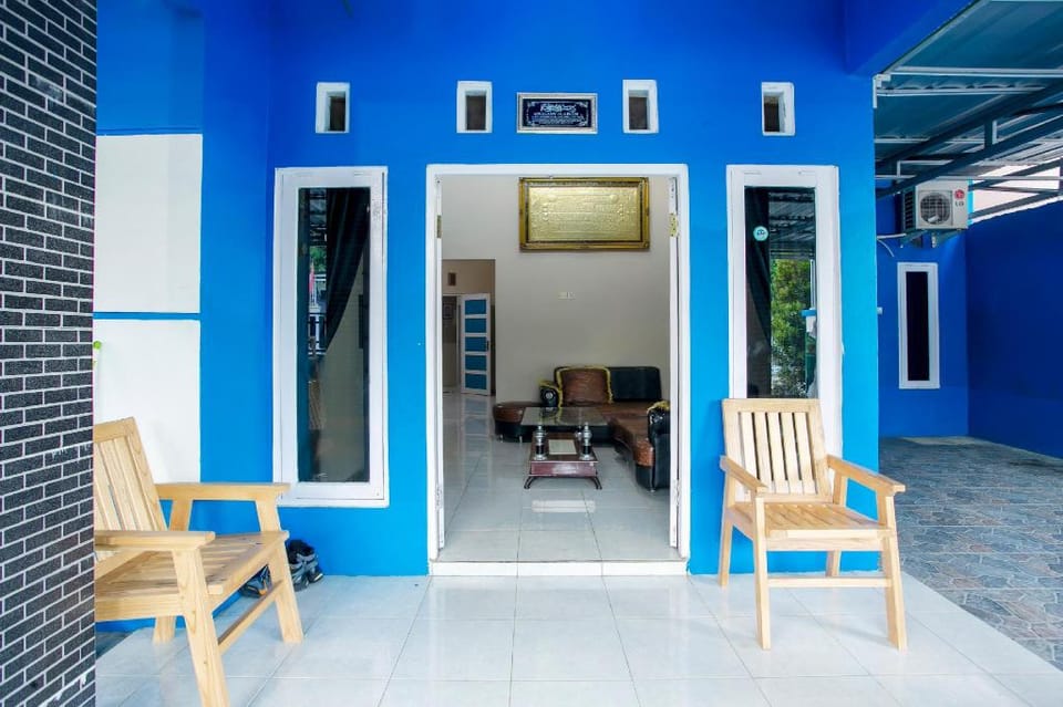 OYO 2954 Aulia Homestay Hotel in Indonesia