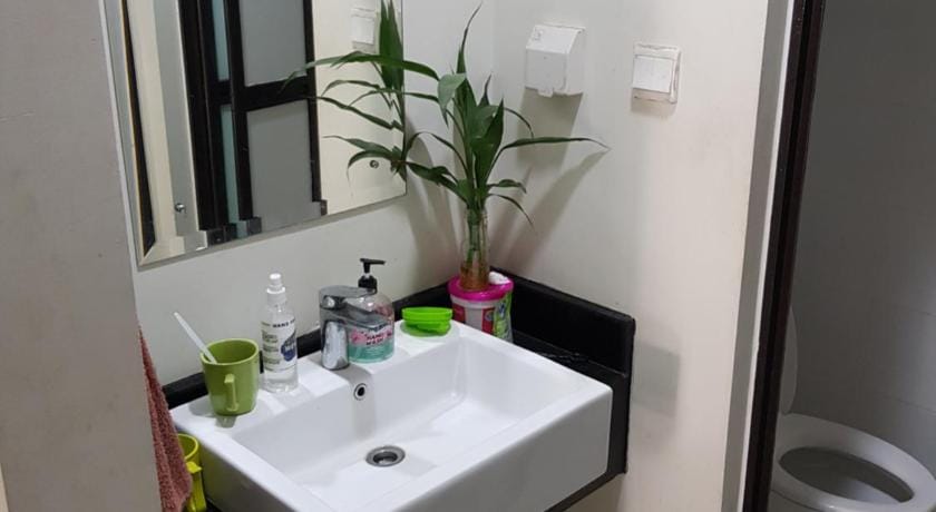 Aloha Guest House - 1 Male Only Hotel in West Java