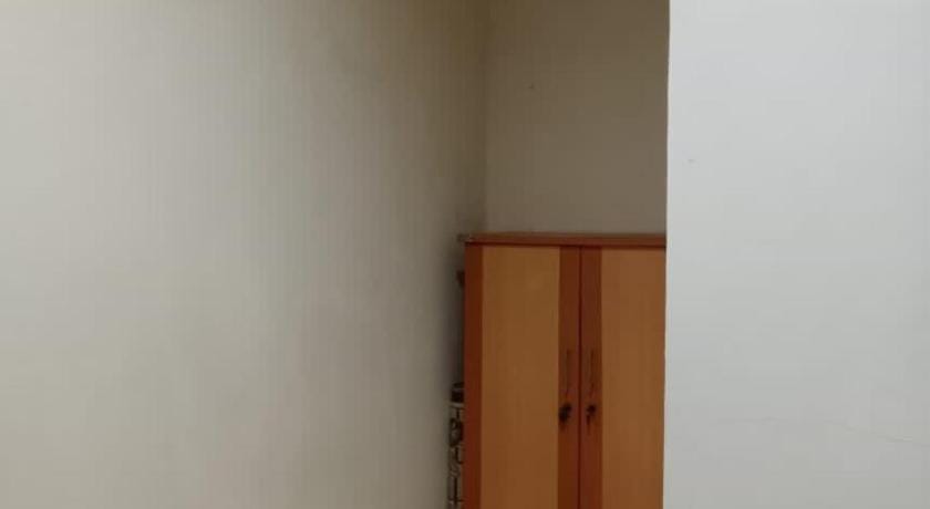 Vanila Kost Jatiwarna - Women Only Hotel in Jakarta