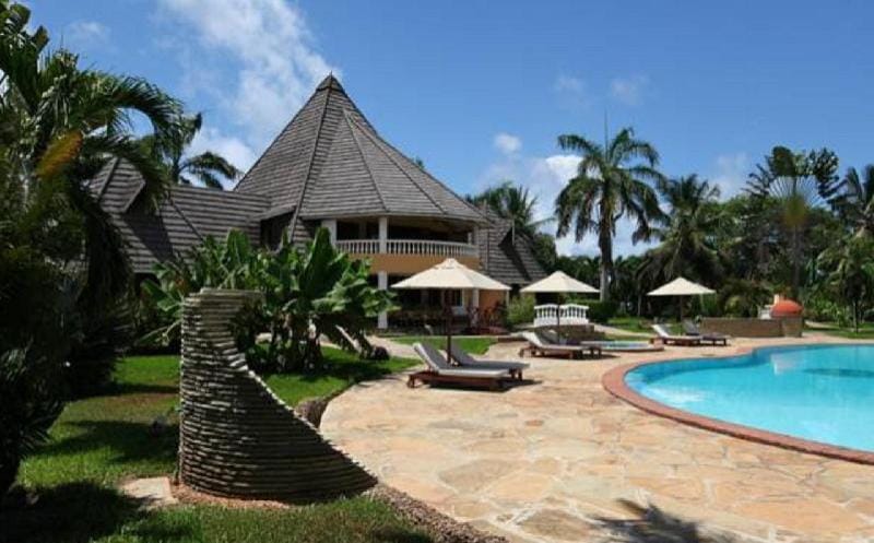 Sunset Villa Diani Hotel in Kenya