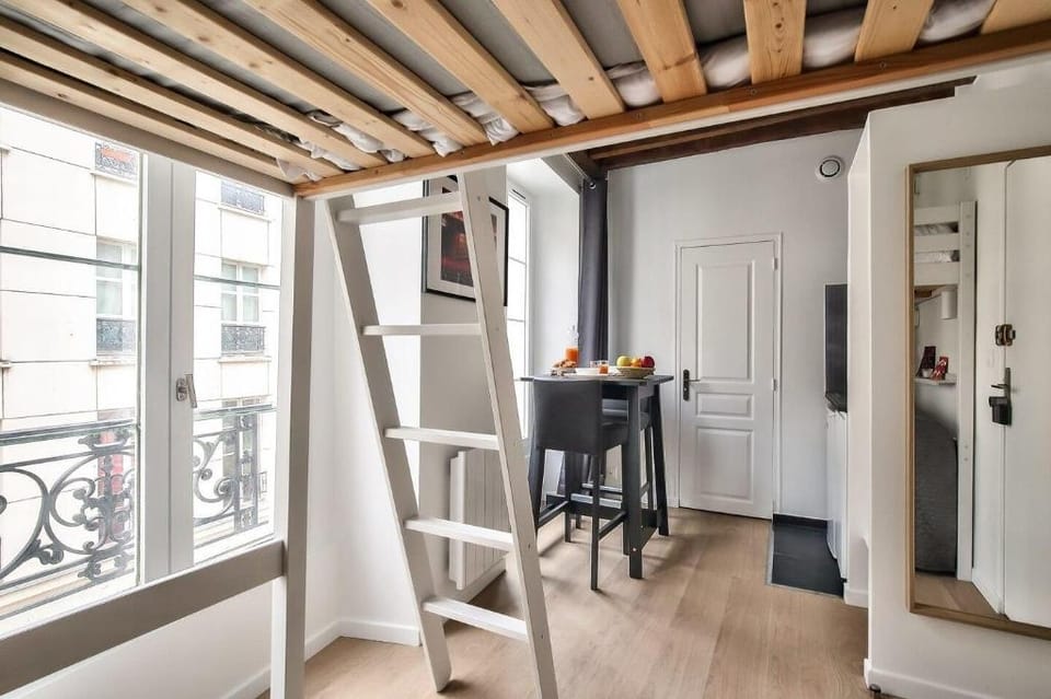 Lovely Mezzanine Studio in the Heart of Paris Apartment in Paris