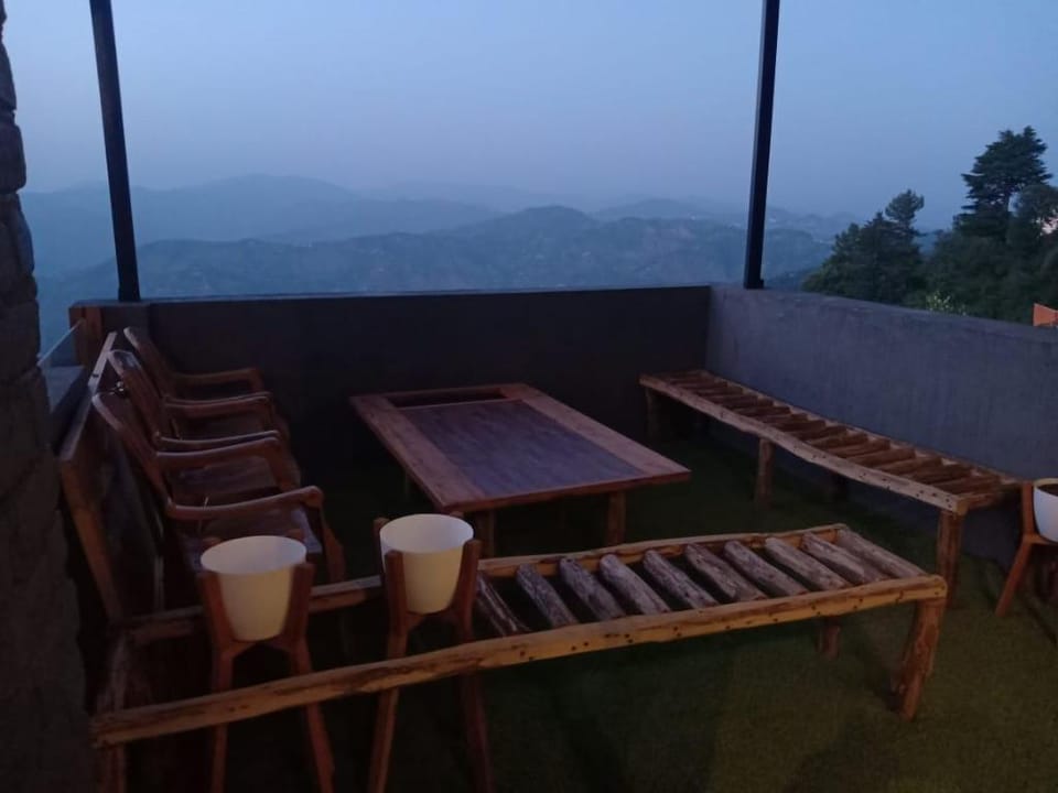 Zephyr House CASA Stay Hotel in Himachal Pradesh