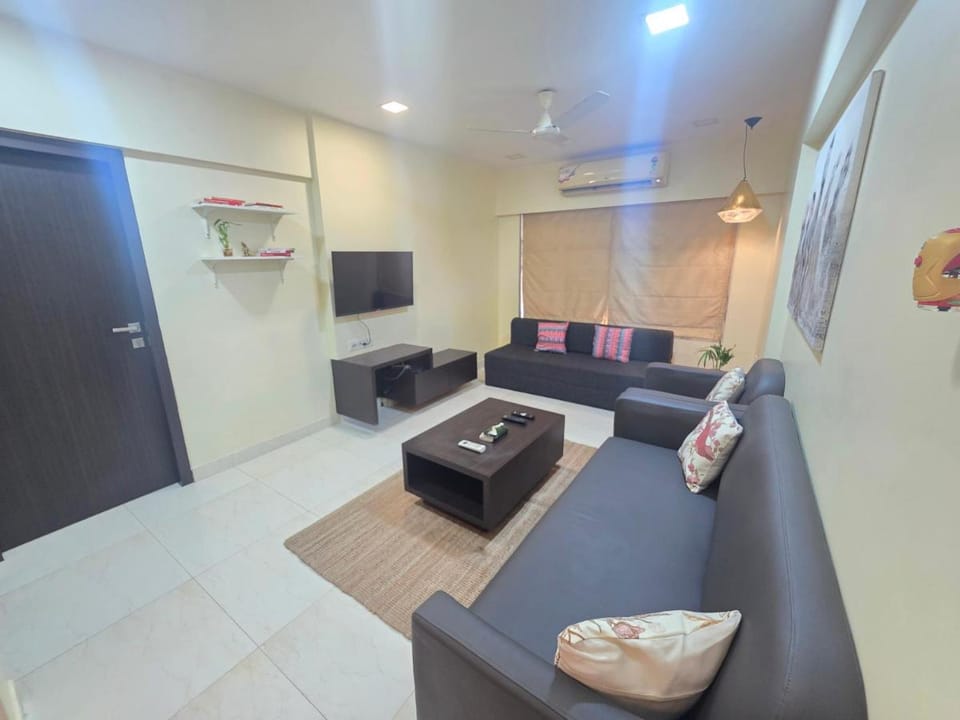 Lite Stays - Vile Parle East Apartment in Mumbai