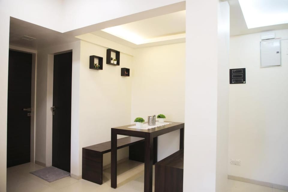 Lite Stays - Vile Parle East Apartment in Mumbai