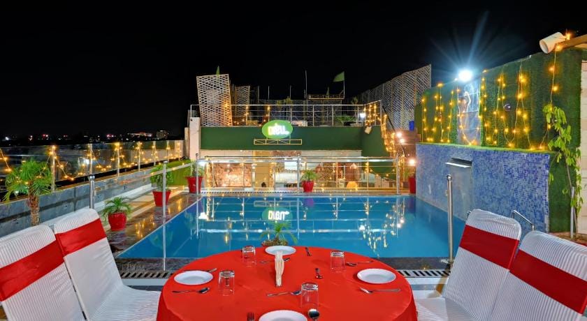 Crestline Sallow Club Hotel in Punjab, India