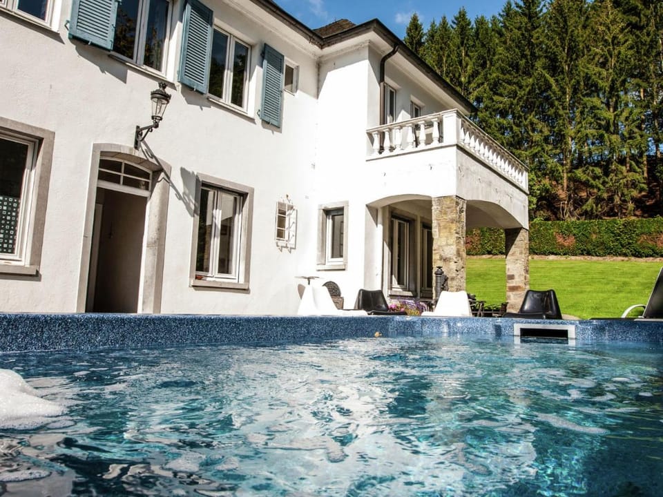 Luxurious countryside holiday home with pool Vacation rental in Wallonia, Belgium