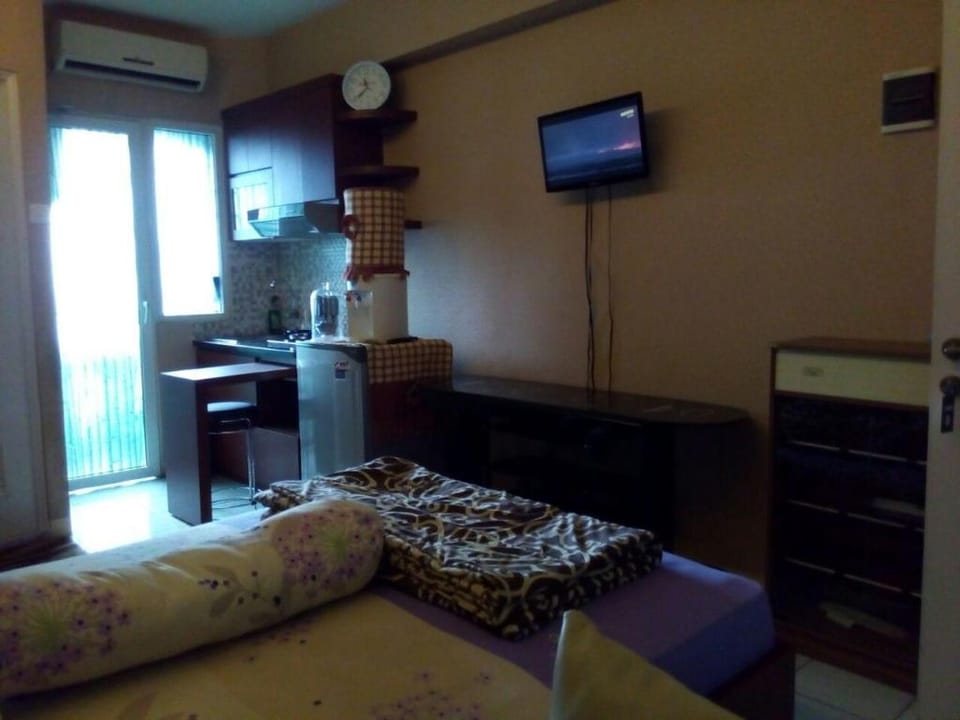 Romance Studio Unit, Apartemen Green Pramuka City Apartment in Jakarta
