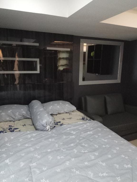 green studio lux room by GHS Apartment in Bandung