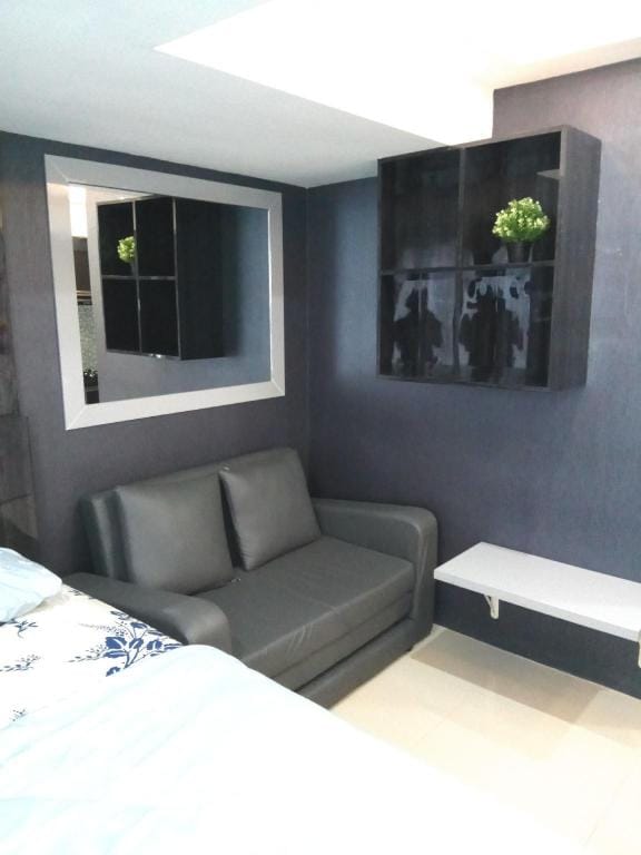 green studio lux room by GHS Apartment in Bandung