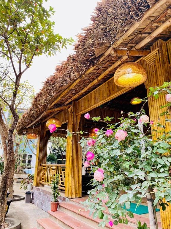 Bamboo Resort - Standard Double Bed Apartment in Laos
