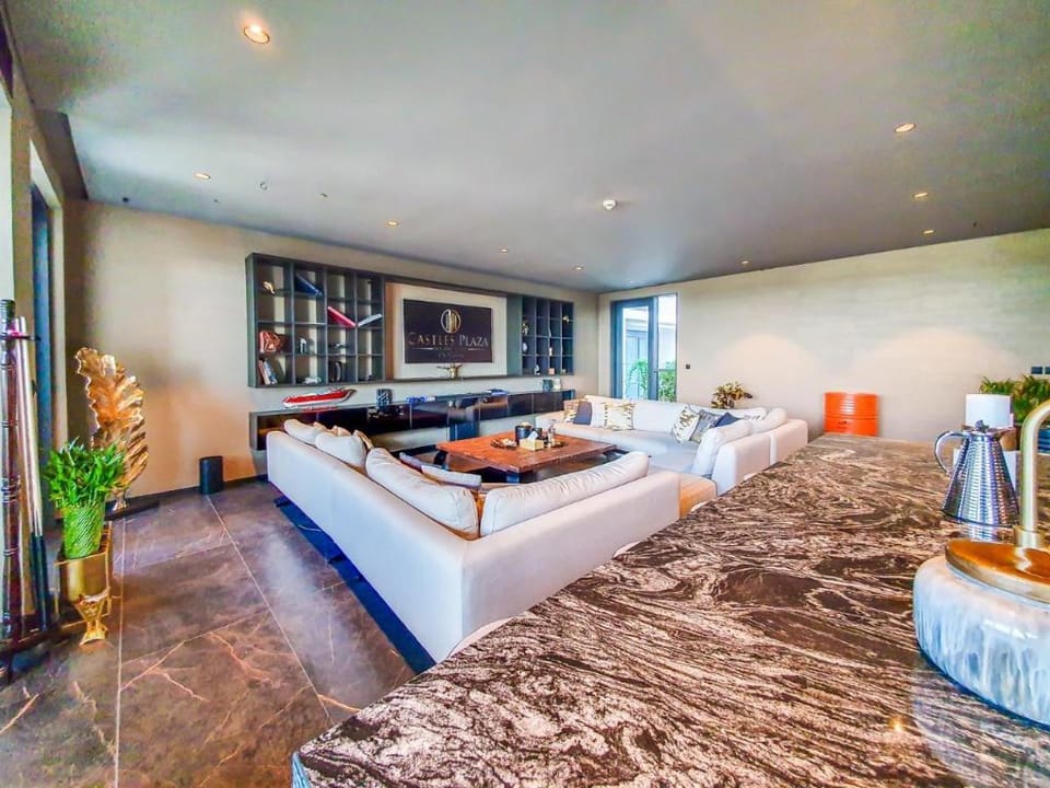 VIP Castles Suites - Upgraded 3+M in City Walk Apartment in Dubai