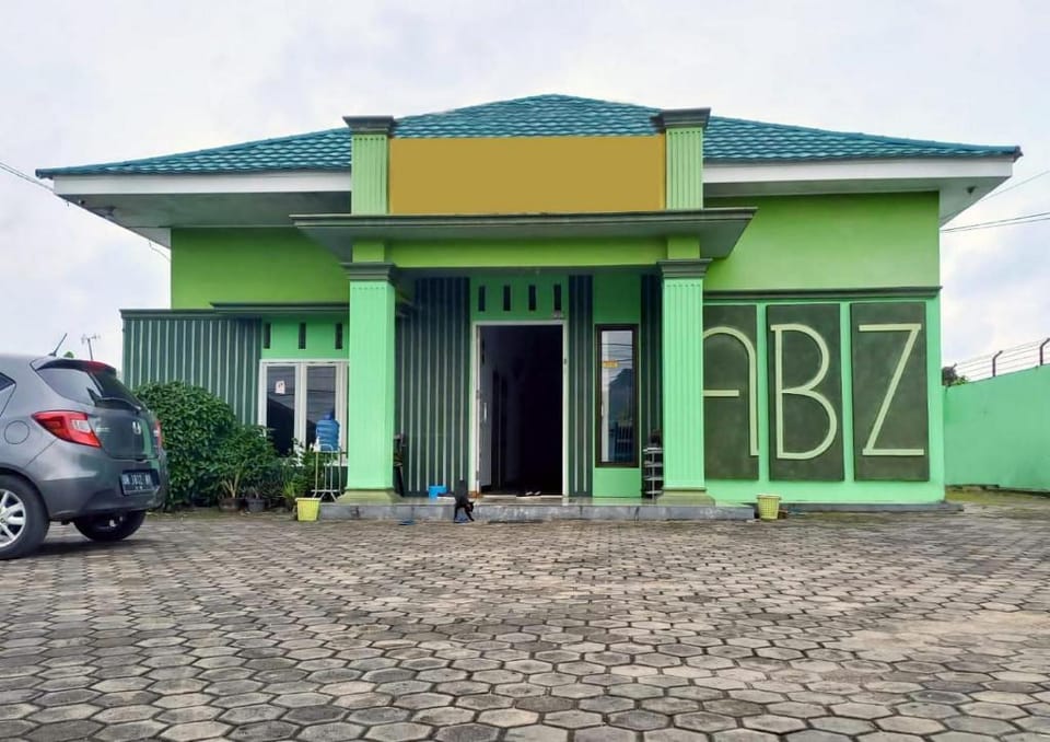 RedDoorz Syariah near Universitas Batanghari Jambi Hotel in Indonesia
